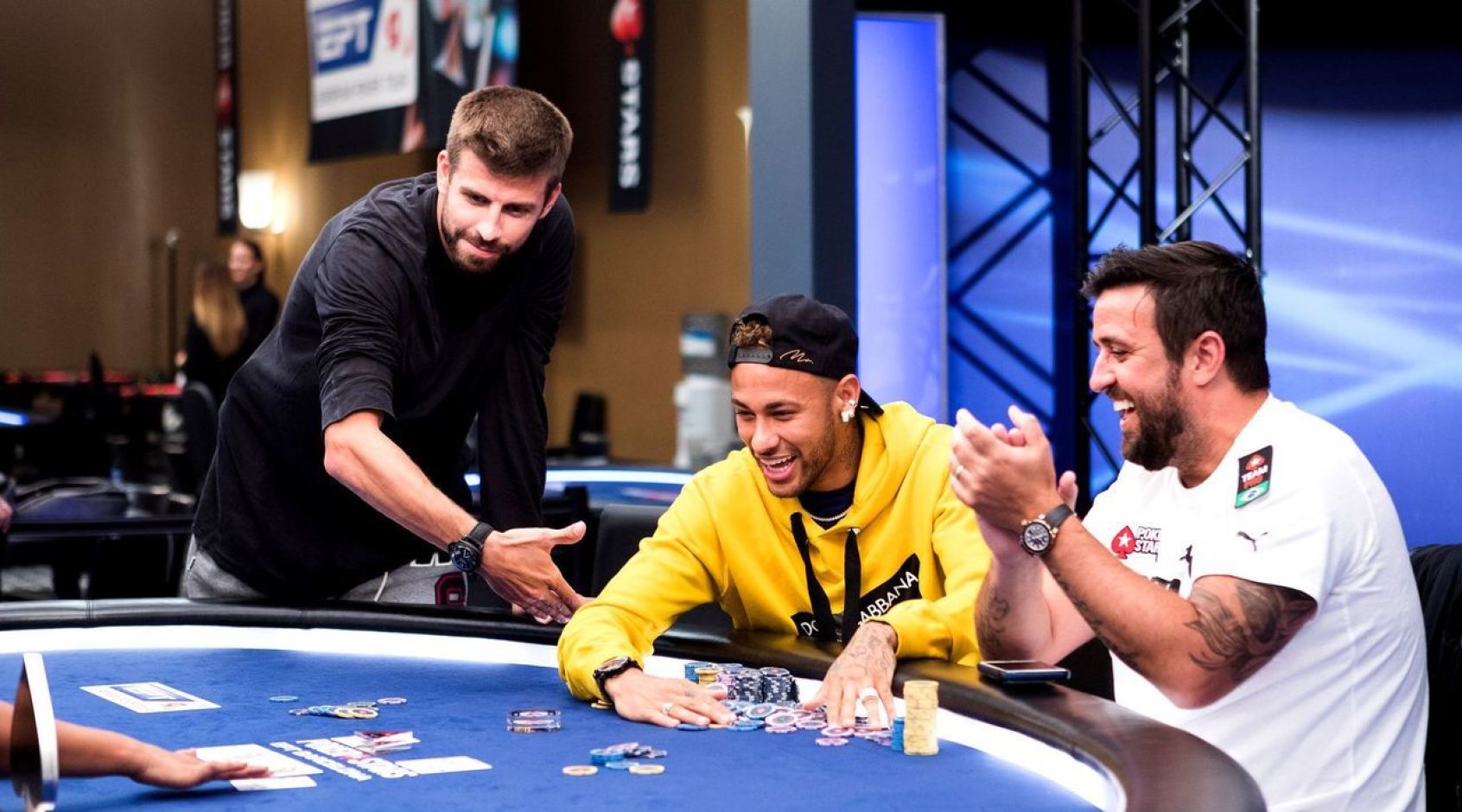 Покер румы со слабым полем 2026 году